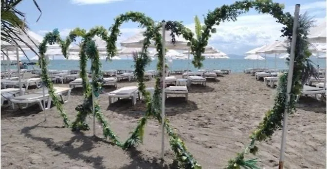 в непосредствена близост до плажа Iii Burgas City