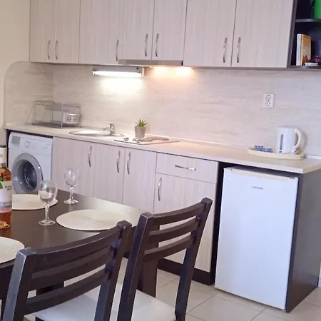 Apartment в непосредствена близост до плажа Iii