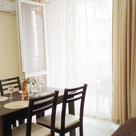 в непосредствена близост до плажа Iii Apartament *